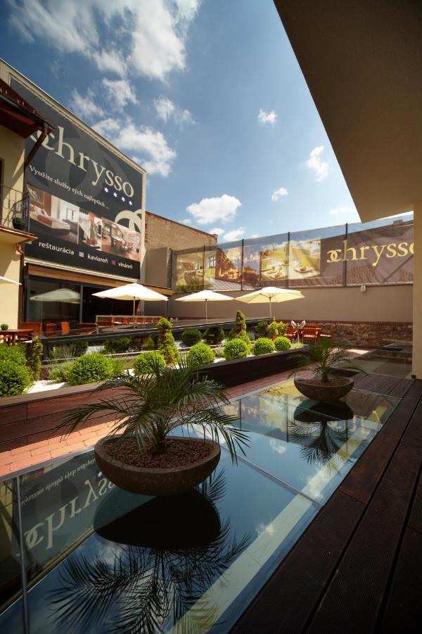 Boutique Hotel Chrysso Kosice Bagian luar foto